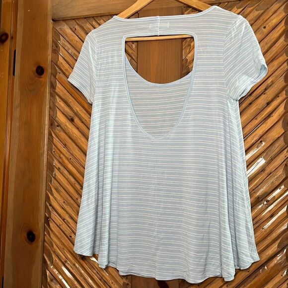 NWOT - S - Abercrombie & Fitch Blue Striped t-shirt - Picture 2 of 5